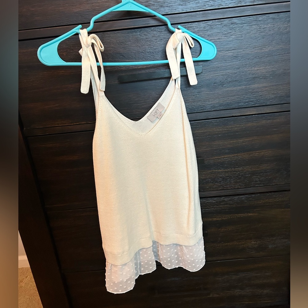 Loft tank with bows on shoulders, like new, size medium